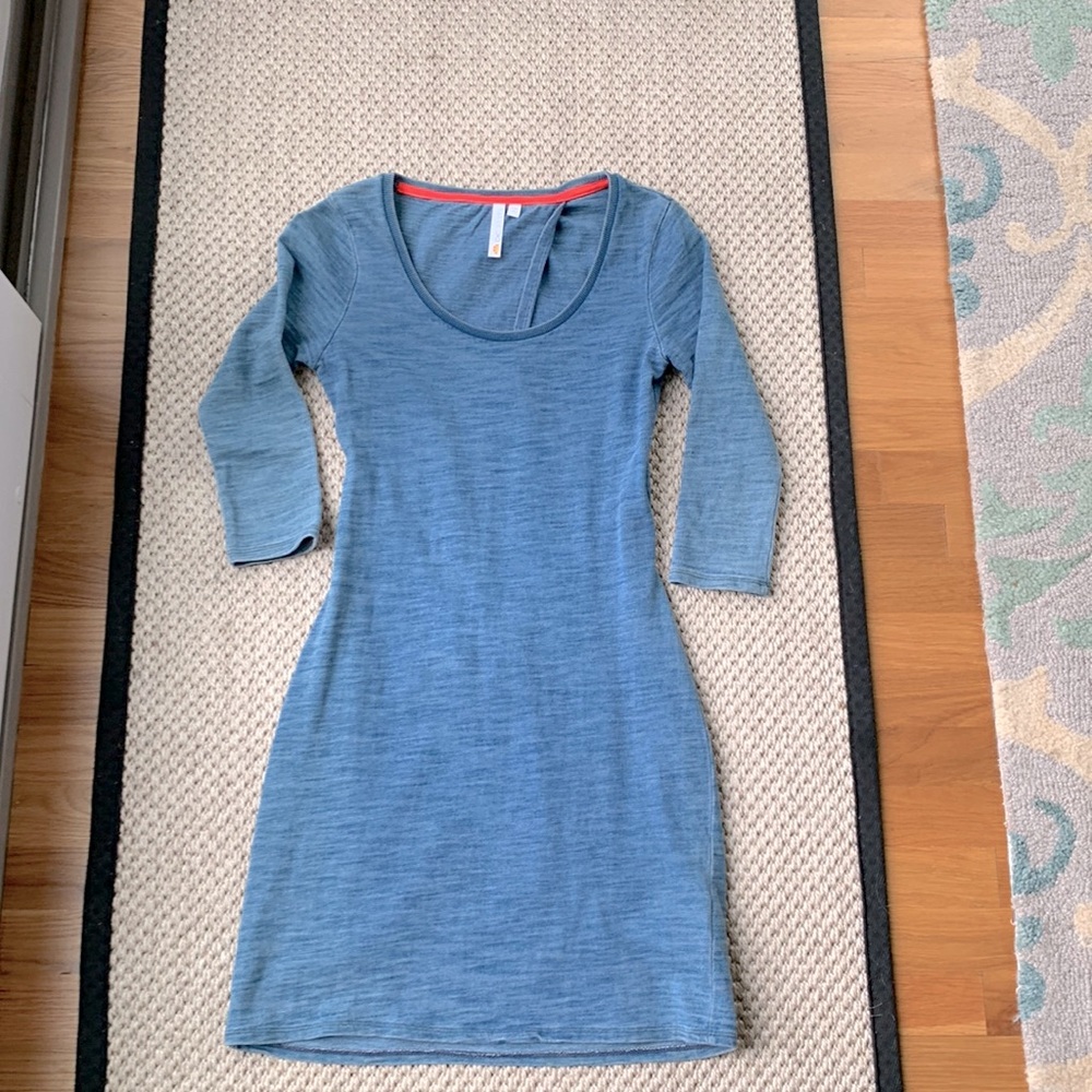 Blue jersey dress, three-quarter sleeve w/ open back